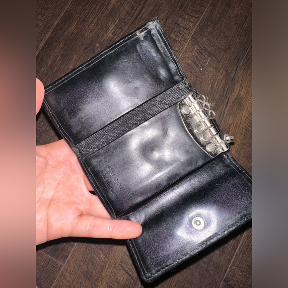 Authentic Gucci Black GG logo Keychain - Picture 4 of 4